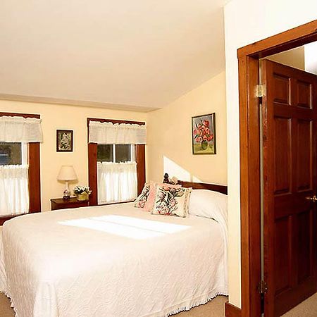 Tuck Inn B&B 락포트 외부 사진